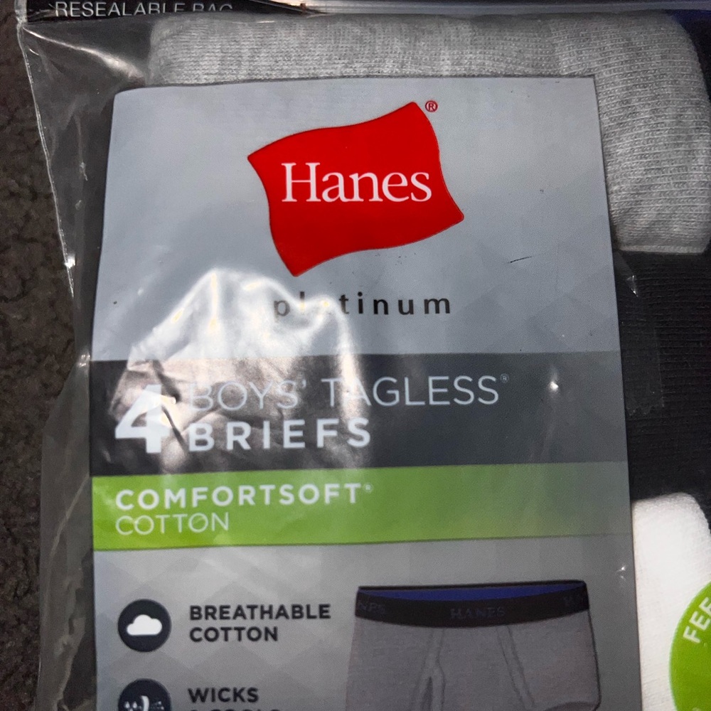 Hanes Platinum 4 Pair Pack Boy's Tagless Comfort Soft Boxer Briefs Size S/P 6-8 - Picture 2 of 4